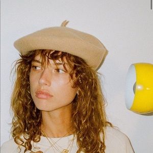 Lack of Color beret - one size Tan